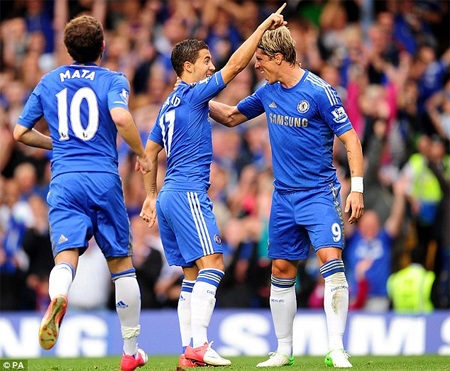 Hazard tỏa sáng, Chelsea thắng trận thứ 3 liên tiếp - 2 Hazard tiếp tục chuỗi trận chơi thành công tại PL
