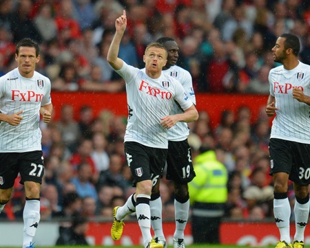 Duff ăn mừng bàn thẳng mở tỷ số khá sớm vào lưới MU