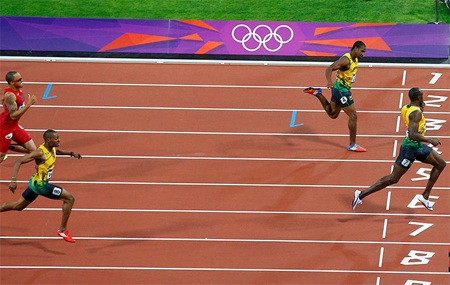 Hai người bỏ khá xa nhóm còn lại, Bolt tiếp tục về nhất và Blake tiếp tục về nhì