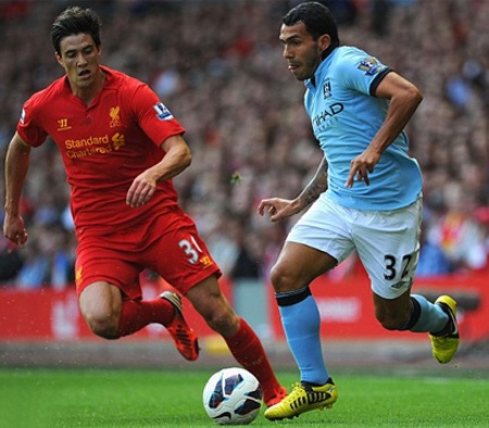 ..nhưng sai lầm của chính anh ở cuối trận đã giúp Tevez giúp Man City cân bằng tỷ số 2-2