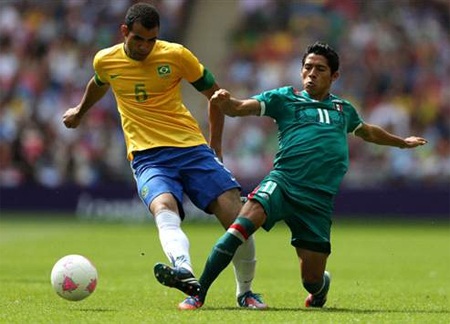 Brazil đã rất bế tắc trước lối chơi phòng thủ chặt chẽ của Mexico