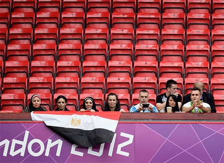 Khu vực khán đài VIP vắng đến một nửa ở trận đấu giữa Pháp và Úc ở bộ môn bóng rổ