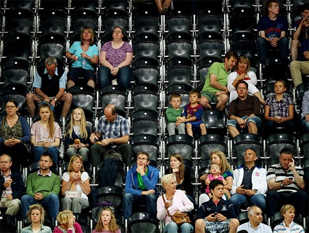 Số ít khán giả cảm thấy nhàm chán khi đi xem thi đấu bóng bàn nữ