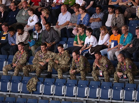 Được phát vé miễn phí nhưng cũng ít quân nhân đi xem Olympic