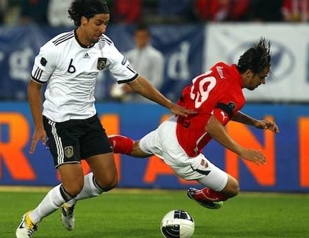 Đức cần thể hiện được đẳng cấp cao hơn trước đối thủ có lối đá giống họ