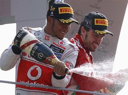 Hamilton đã có chiến thắng thứ 3 từ đầu mùa giải