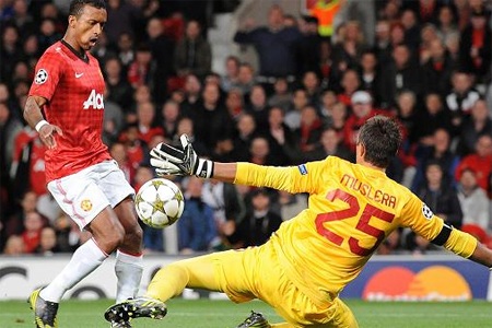 Tiền vệ người TBN tiếp tục thể hiện phong độ kém cỏi trong trận này