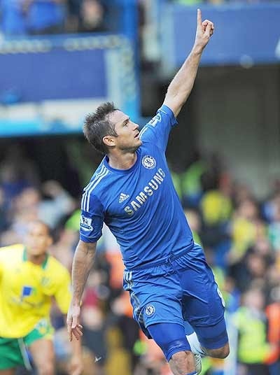Lampard giúp Chelsea vươn lên dẫn trước ở phút 21