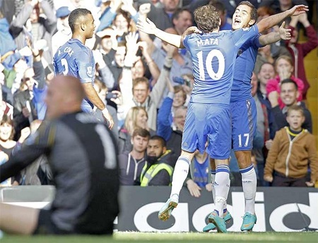 Lampard giúp Chelsea vươn lên dẫn trước ở phút 21