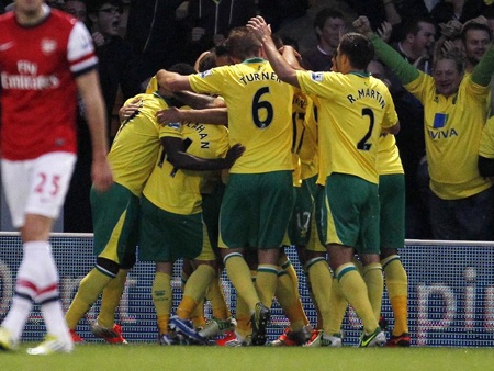 Tuy nhiên các học trò của Wenger thi đấu mờ nhạt và chịu thất bại 0-1