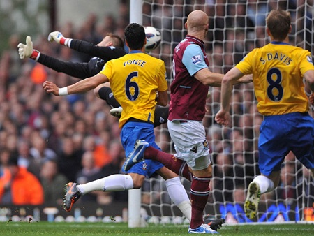 West Ham trên sân nhà có chiến thắng tưng bừng nhất từ đầu mùa, họ hạ gục Aston Villa 4-1