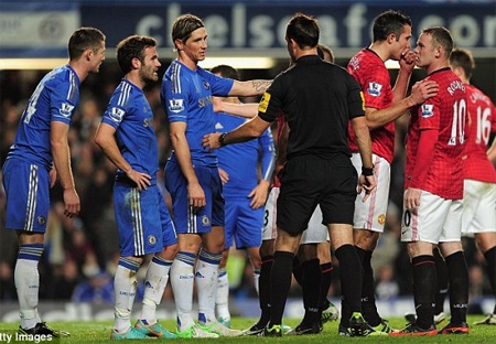 FA xúc tiến điều tra trọng tài Mark Clattenburg - 2 Clattenburg và Mikel đã nói gì với nhau?