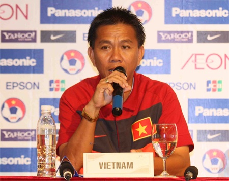 Việt Nam đặt quyết tâm giành ngôi vô địch - 1 HLV phó Hoàng Anh Tuấn khẳng định Việt Nam muốn giành ngôi vô địch, ảnh: Sơn Dũng