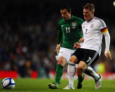 Nhưng trái với dự đoán, Đức đã chơi khá ổn định họ tạo được thế trận cân bằng với đội chủ nhà...