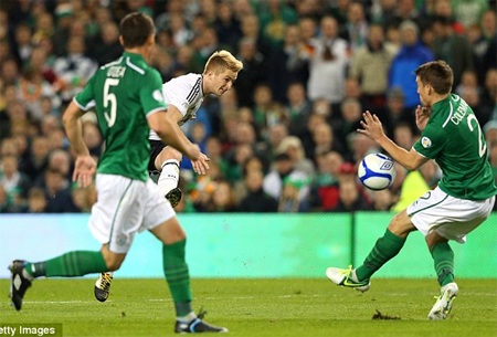 đến phút 40, Reus đã giúp Đức nhân đôi cách biệt