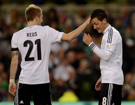 Phút 55, chiến thắng đã thuộc về Đức khi Oezil sút phạt đền thành công nâng tỷ số lên thành 3-0