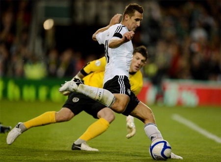 Phút 55, chiến thắng đã thuộc về Đức khi Oezil sút phạt đền thành công nâng tỷ số lên thành 3-0