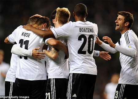 Các cầu thủ Đức thật sự phấn khích khi dẫn trước 4-0 ngay trên sân khách
