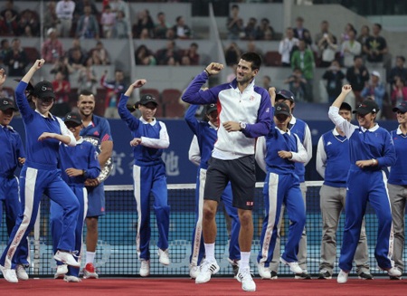 Cuối cùng thi Psy cũng đào tạo thành công hai đệ tử