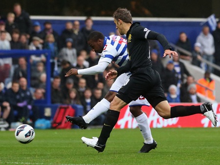 QPR khởi đầu tốt với bàn thắng mở tỷ số của Hoilett