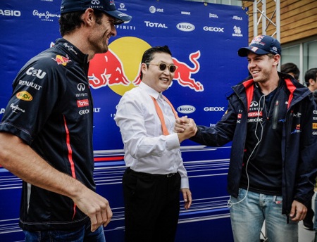 Cuối cùng thi Psy cũng đào tạo thành công hai đệ tử