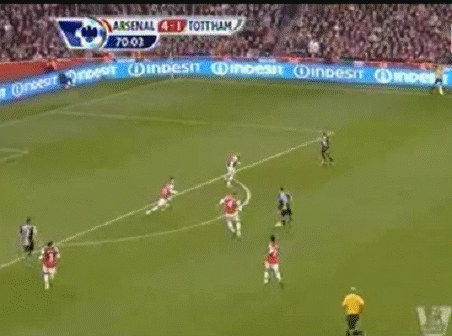 Arsenal lại vùi dập Tottenham tại Emirates