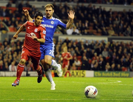 Chelsea - Liverpool: Cuộc chiến của những gam màu - 3 Suarez đang là nguồn sống chính của Liverpool