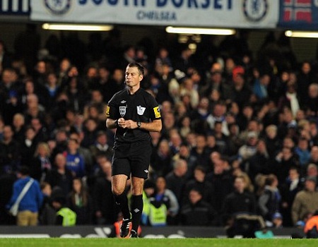 Trọng tài Clattenburg thoát án điều tra về phân biệt chủng tộc - 1 Cllatenburg bị cáo buộc phân biệt chủng tộc với Mikel