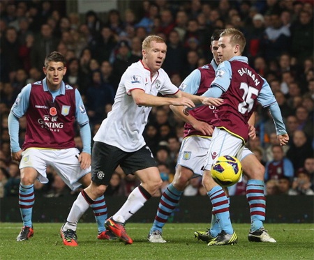 “Hạt đậu nhỏ” tỏa sáng, MU thoát nạn ở Villa Park - 2 Scholes và Carrick quá yếu trong tranh chấp