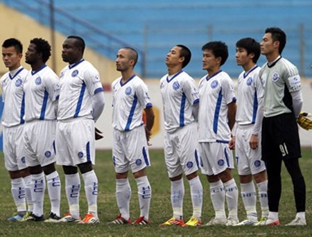 Mùa giải 2013 "xóa sổ" 2 đội bóng của bầu Kiên - 1 V-League 2013 sẽ vắng bóng CLB Hà Nội