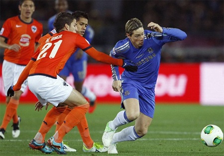 Torres hoạt động khá xông xáo, tuy nhiên anh không có nhiều cơ hội trong hiệp đầu tiên