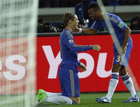 Ngay đầu hiệp 2, Torres ghi bàn nâng tỷ số lên 2-0