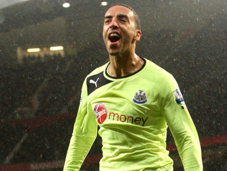 Ngay phút thứ 3, đội chủ nhà bị dội cho gáo nước lạnh khi Perch mở tỷ số