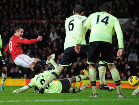 Không Rooney nhưng MU vẫn còn Van Persie