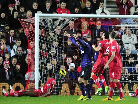 Gaston Ramires sớm được Southampton vượt lên dẫn trước Arsenal