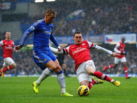 Torres trình diễn kiểu tóc mới