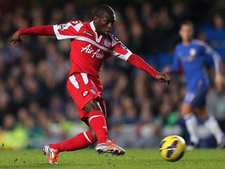 Wright-Phillips, cái tên cũ của Chelsea là người ghi bàn duy nhất tại Stamford Bridge...