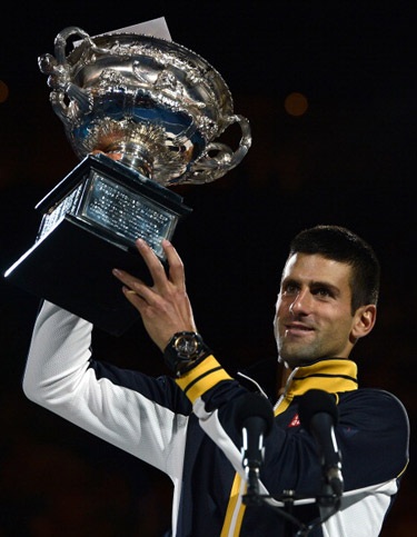 Dù bị đối thủ thắng set đầu, nhưng Nole đã thắng lại 3 set tiếp theo để đăng quang