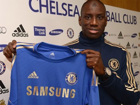 Premier League trước giờ đóng cửa "Phiên chợ tháng giêng" - 1 Demba Ba đã rời Newcastle để khoác áo Chelsea
