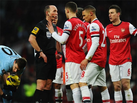 Sturridge ghi bàn giúp Liverpool rút ngắn tỷ số, nhưng chung cuộc Liverpool vẫn gặp thất bại