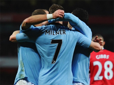 Milner giúp đội chủ nhà vượt lên