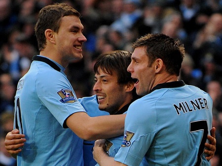 Tiền vệ người Tây Ban Nha đã hoàn thành cú đúp để giúp Man City thắng lợi 2-0