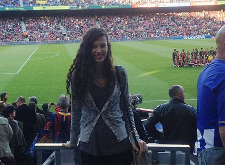 Nhan sắc của “chân dài” làm tan vỡ trái tim Alexis Sanchez - 9 Phù Sa