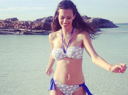 Nhan sắc của “chân dài” làm tan vỡ trái tim Alexis Sanchez - 10 Phù Sa