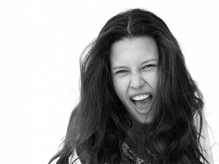 Nhan sắc của “chân dài” làm tan vỡ trái tim Alexis Sanchez - 16 Phù Sa