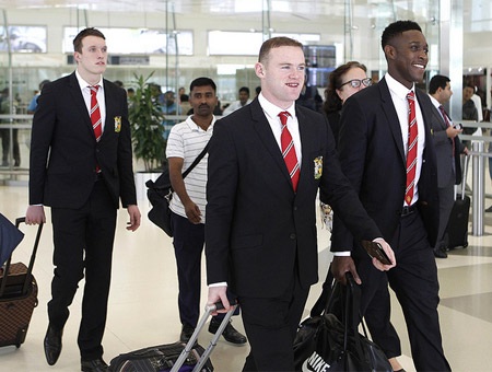 Với nhiệt độ ở Doha khá đẹp, khoảng 24 độ C nên các cầu thủ của Quỷ đỏ tỏ ra rất hứng khởi