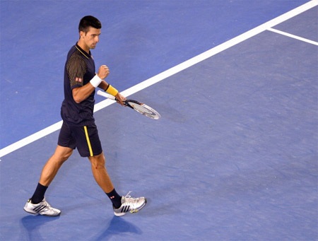 Djokovic lập kỷ lục mới với hattrick vô địch Úc mở rộng - 2 Djokovic thực hiện chiến thuật đánh chắc tay ngay từ đầu trận