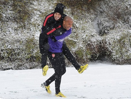 Henry tập luyện cùng Arsenal nhưng anh không trở lại thi đấu giúp đội bóng cũ