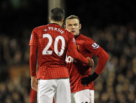 Van Persie và Rooney trước trận đấu tại Craven Cottage