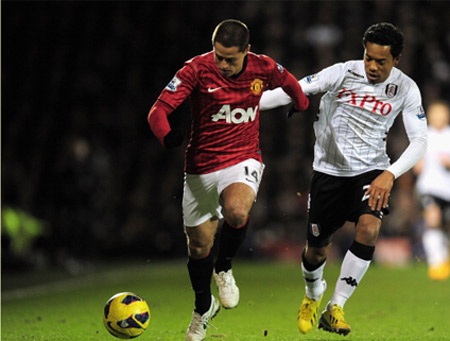 Chicharito được tung vào sân từ giữa hiệp 2 để tăng sức công